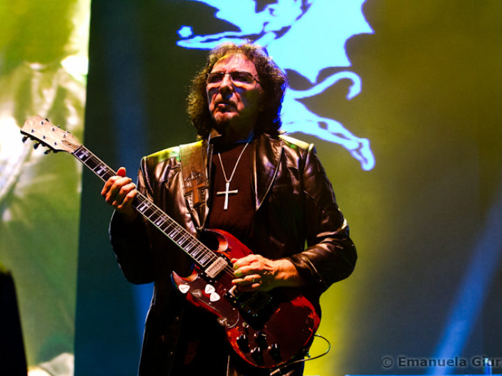 Black Sabbath, la Gibson lancia la Tony Iommi “Monkey” 1964 SG Special Replica