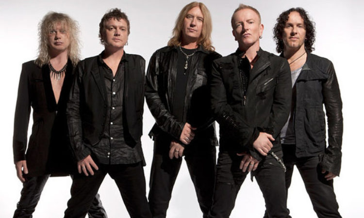 Def Leppard, la band introdotta nella Hall Of Fame da Brian May dei Queen