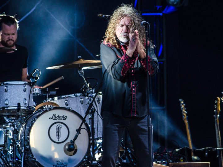 Led Zeppelin, Robert Plant ha cantato tre pezzi di Elvis al compleanno della ex moglie