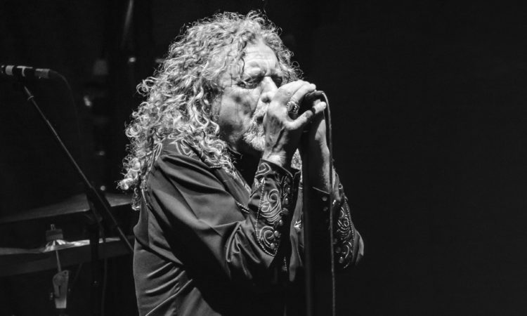 Led Zeppelin, il video in cui Robert Plant torna a cantare ‘Immigrant Song’ dopo 23 anni