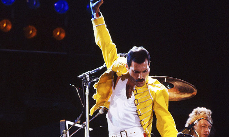 Queen, vandalizzata la statua di Freddie Mercury a Montreux