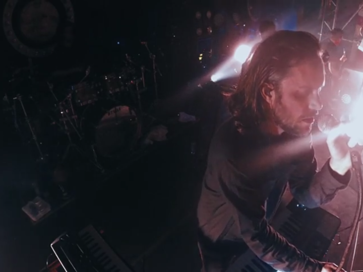 Between The Buried And Me, l’esecuzione di ‘Turn On The Darkness’ dal DVD/BluRay ‘Coma Ecliptic Live’