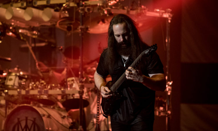 Dream Theater, le dichiarazioni di John Petrucci su ‘Fall Into The Light’