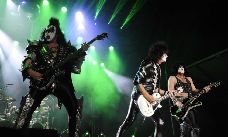 Kiss, il video della partecipazione ad “Ok, il prezzo è giusto”