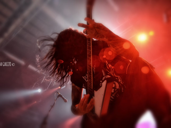 Ministry, il guitar playthrough di ‘Alert Level’