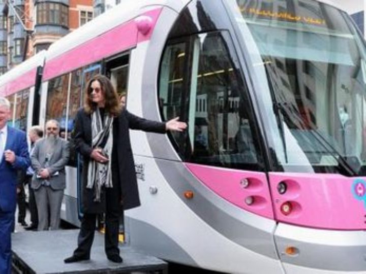 Ozzy Osbourne, tram di Birmingham intitolato in suo onore