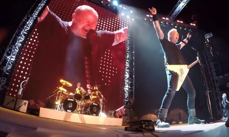 Metallica, il video live dell’esecuzione di ‘Battery’ a Chicago 