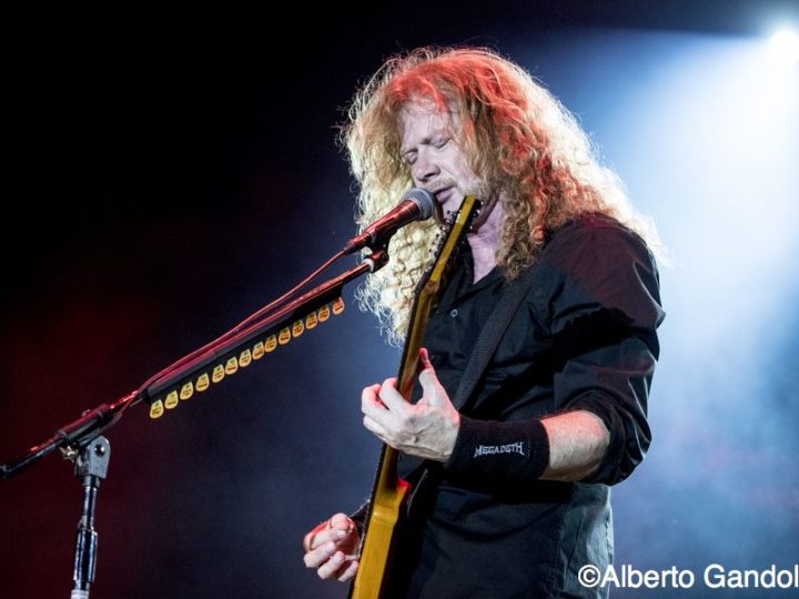 Megadeth, Dave Mustaine ha completato la terapia per il cancro alla gola