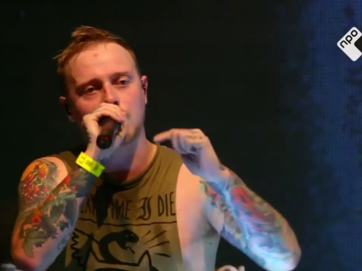 Architects, Sam Carter ferma il concerto per difendere una ragazza dalle molestie