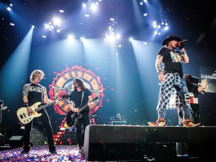 Guns N’ Roses, ‘Paradise City’ con Dave Grohl il video più visto su Facebook a Novembre