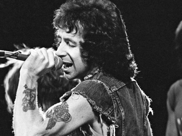 AC/DC, una statua di Bon Scott a Melbourne