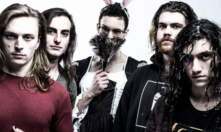 Tallah, ecco la band del figlio di Mike Portnoy tra nu metal e orecchie da coniglio