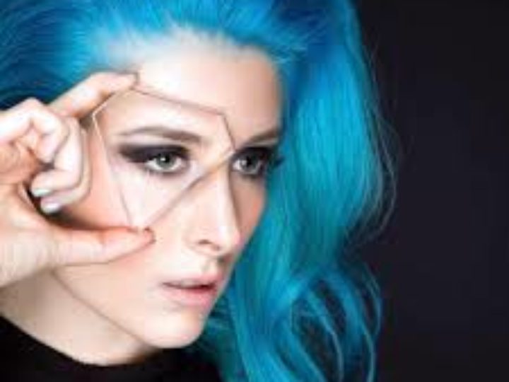 Diamante, l’album d’esordio ‘Coming In Hot’