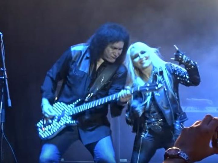 Doro, la cover di ‘War Machine’ dei Kiss feat. Gene Simmons al Masters Of Rock