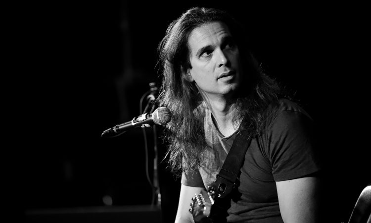 Kiko Loureiro, “Negli ultimi anni mi hanno sempre paragonato a Marty Friedman”