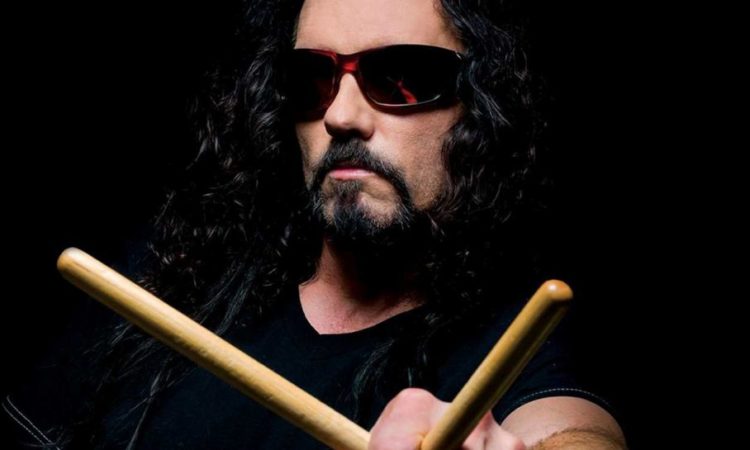 Nick Menza, il trailer dell’autobiografia postuma ‘Megalife’