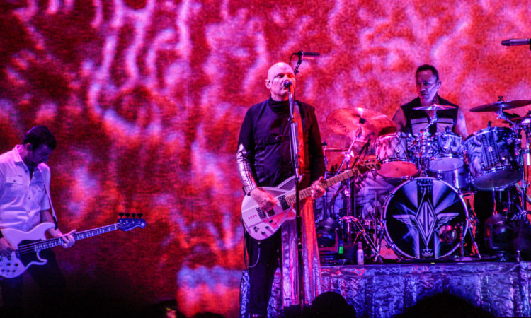 Smashing Pumpkins, la cover di ‘Landslide’ feat. Myrkur