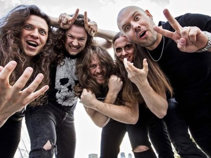 Striker, video première del singolo ‘Head First’