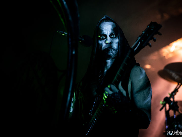 Behemoth, Nergal tesse le lodi dei Mantar