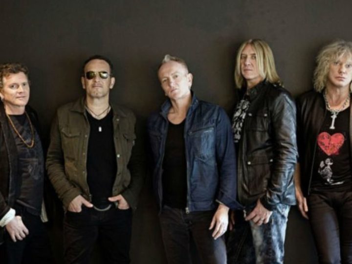 Def Leppard, intervista ed esibizione acustica prima della Rock And Roll Hall Of Fame