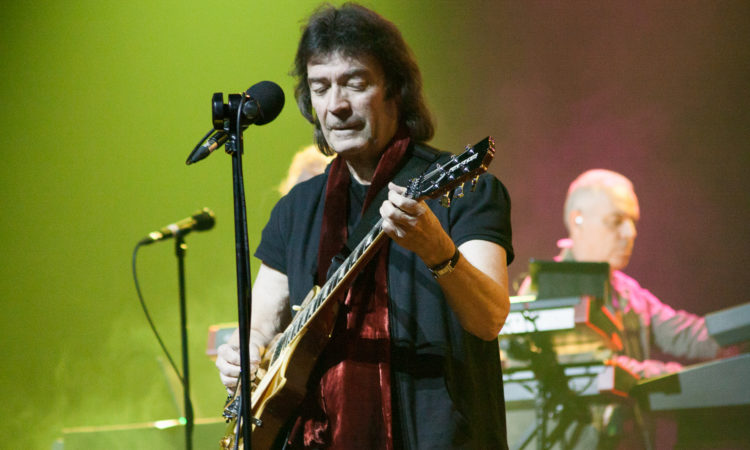 Steve Hackett, pubblicata una versione live del brano ‘Jacuzzi’