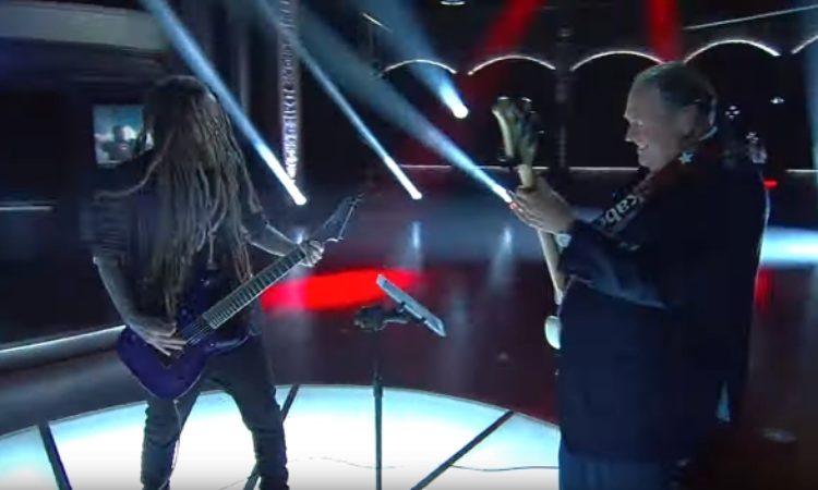 Korn, Brian ‘Head’ Welch duetta con l’ex governatore dell’Arkansas