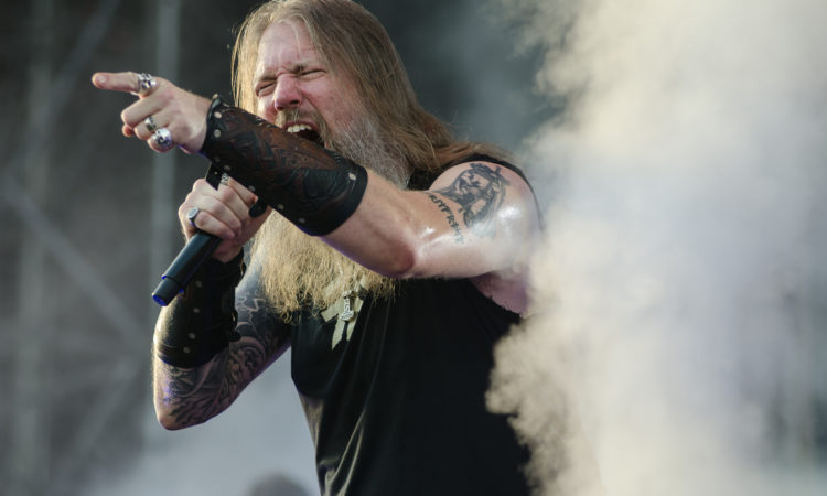 Amon Amarth, lezioni di yoga ad Asgard con Johan Hegg