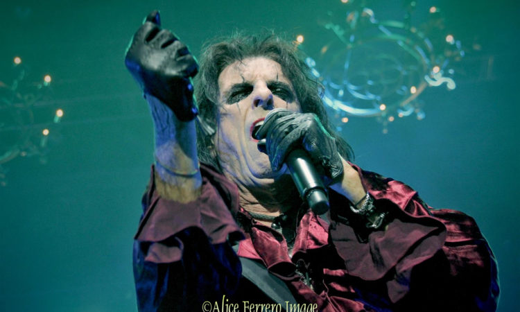 Alice Cooper, al lavoro sulle linee vocali del nuovo album