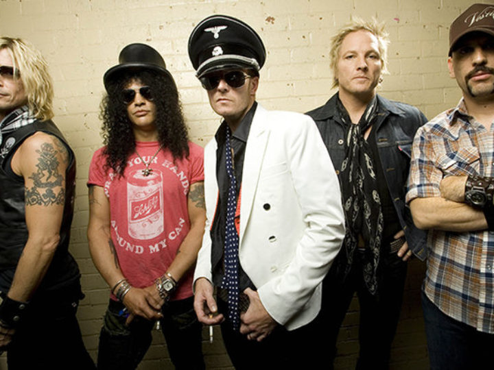 Velvet Revolver, la vedova di Scott Weiland ha messo all’asta su eBay due cappelli del defunto marito