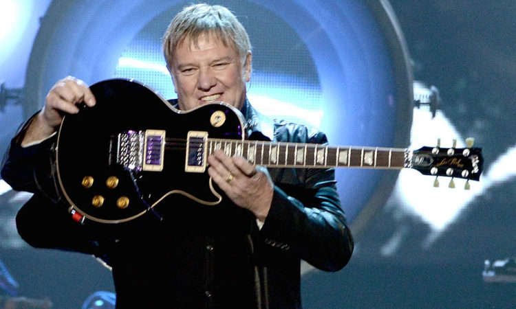 Rush, il chitarrista Alex Lifeson in auto-quarantena