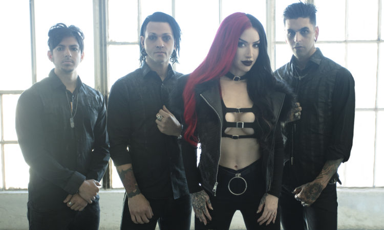 New Years Day, a mezzanotte presentano il video del brano ‘Skeletons’