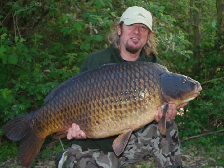 Iron Maiden, Adrian Smith ci parla del nuovo libro sulla pesca