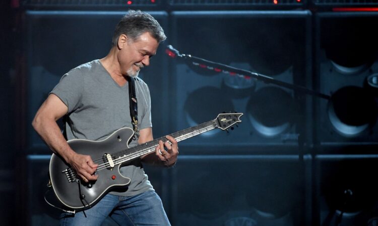 Van Halen, guarda il video dell’ultimo concerto di Los Angeles con le riprese dei fan