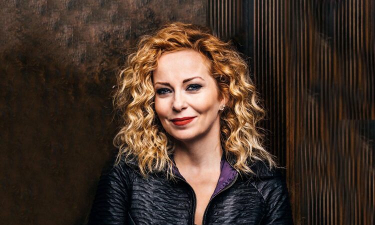 Anneke Van Giersbergen, una data in Italia nel 2022