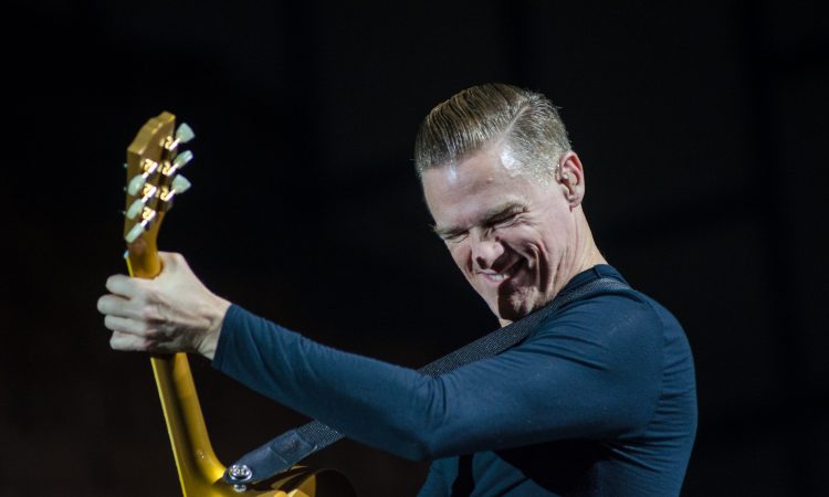 Bryan Adams, rinviati i concerti italiani