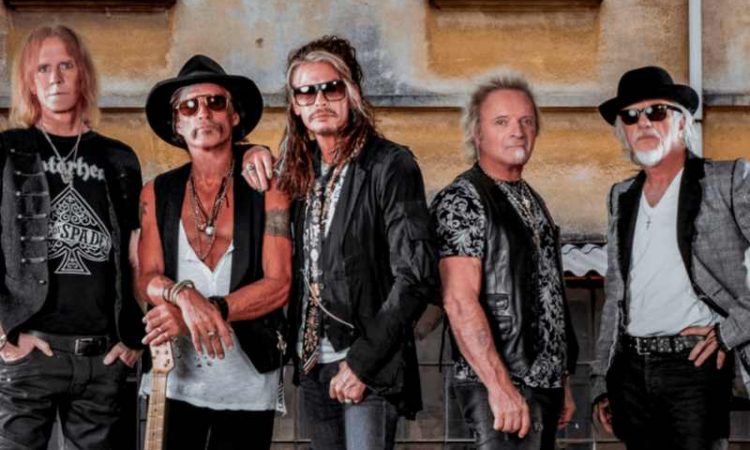 ‘Aerosmith Done With Lenses’, esce il libro fotografico non autorizzato degli Aerosmith