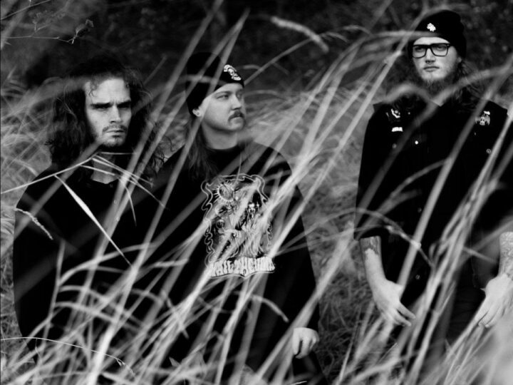 Hail The Void, il trio doom psichedelico presenta il video ‘Talking To The Dead’