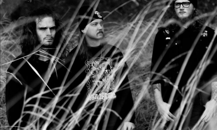 Hail The Void, il trio doom psichedelico presenta il video ‘Talking To The Dead’