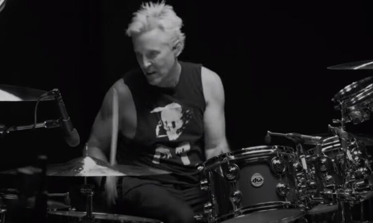 Foo Fighters, è Josh Freese il nuovo batterista