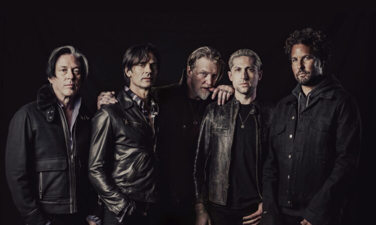 Queens Of The Stone Age, fuori il lyric video di “Carnavoyeur”