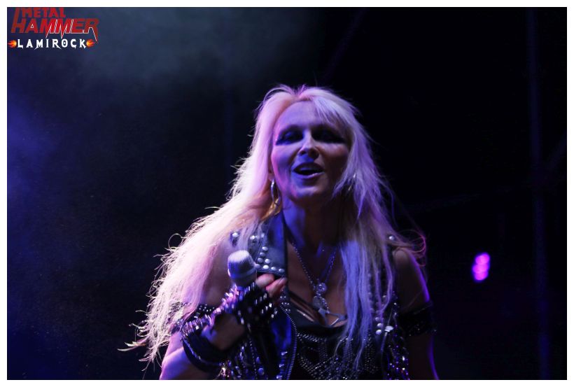 DORO - Children Of The Dawn (OFFICIAL MUSIC VIDEO) 
