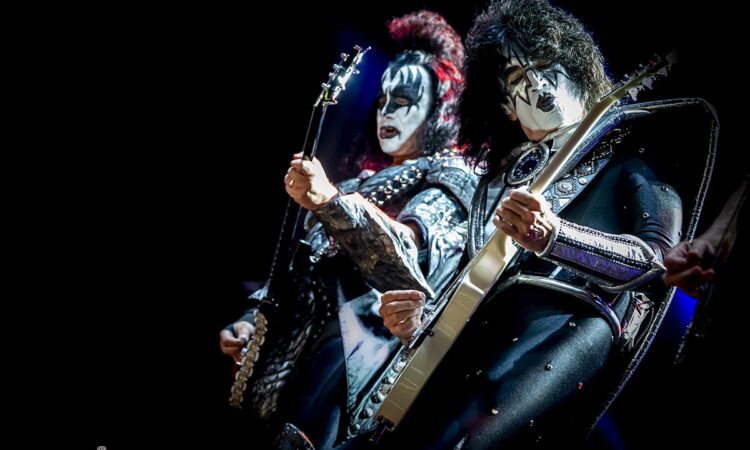 Kiss, in uscita il primo libro da colorare edito da Rock N’ Roll Colouring