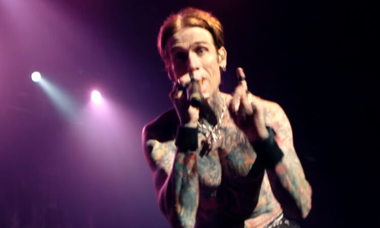 Buckcherry, al via la stagione delle feste con ‘Tell’Em It’s Christmas’