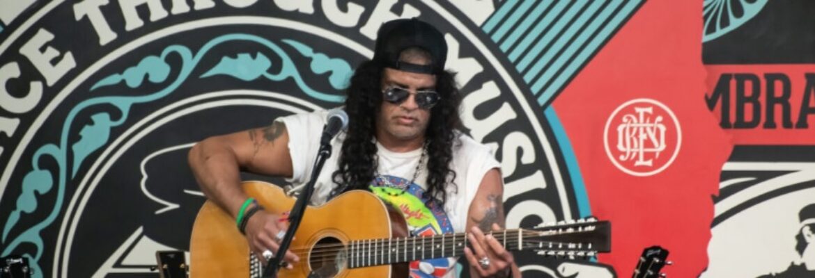ESCLUSIVO! Slash Acoustic live in Hollywood