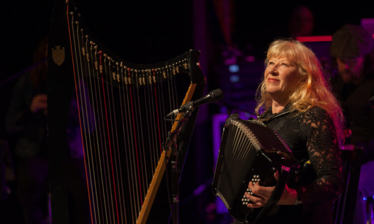 Loreena McKennitt, sei show italiani a luglio e un album dal vivo in uscita a giugno