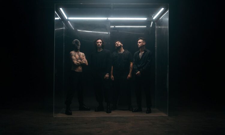 The Dark (feat. Of Mice & Men), pubblicano il loro singolo ‘Slip Away’