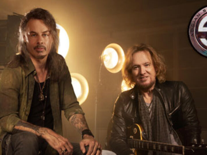 Adrian Smith e Richie Kotzen insieme per il nuovo disco ‘Black Light / White Noise’