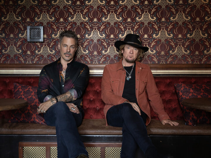 Adrian Smith e Richie Kotzen pubblicano il singolo ‘Black Light’