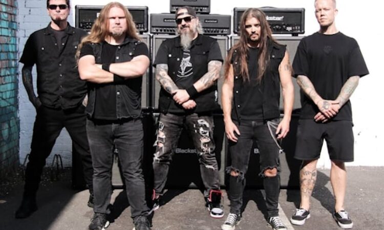 Onslaught, la band firma con Reigning Phoenix Music